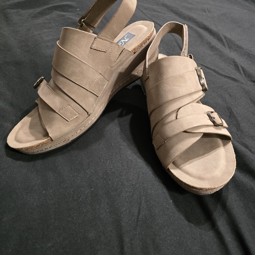 Natural Reflectiins Elegant Tan Women's Sandals